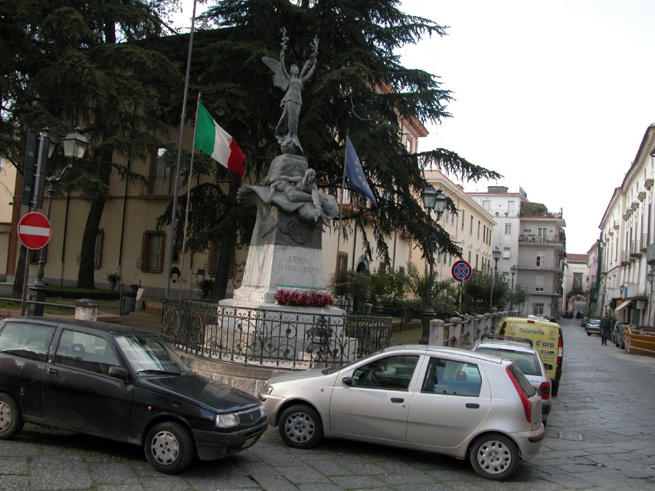 allegoria della Vittoria come aquila, allegoria della Vittoria come donna vestita all'antica, allegoria della morte del soldato (monumento ai caduti - ad obelisco) di Cifariello Filippo Antonio, Fonderia Laganà (sec. XX)