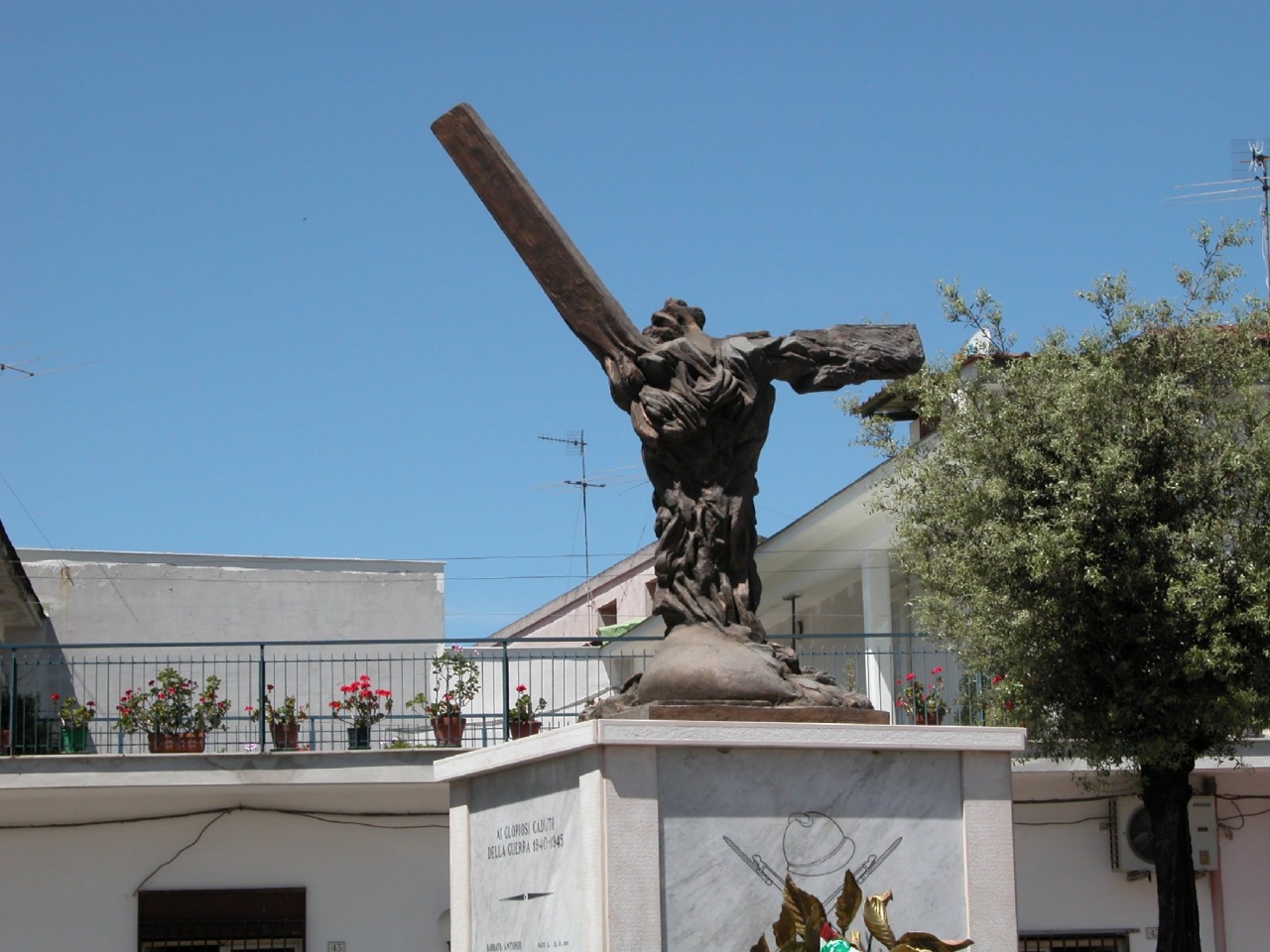 morte del soldato (monumento ai caduti) di Pirozzi Giuseppe (sec. XX)
