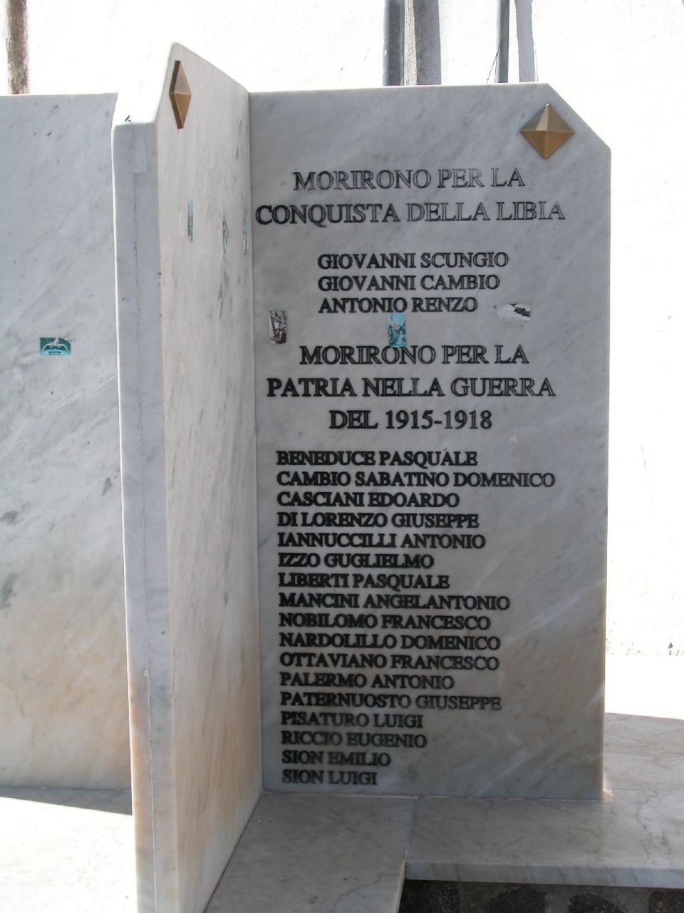 monumento ai caduti - a lapide - bottega Italia centro-meridionale (sec. XX)