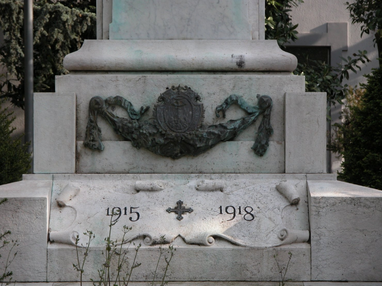Allegoria della Vittoria come aquila (monumento ai caduti - ad obelisco) - bottega Italia centro-meridionale (sec. XX)