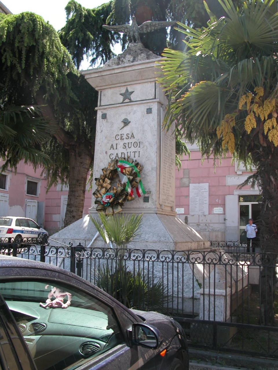 allegoria della Vittoria come aquila (monumento ai caduti - ad ara) - bottega Italia centro-meridionale (sec. XX)