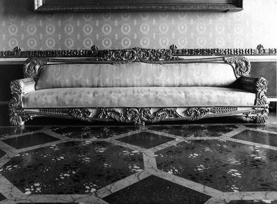 divano, serie - manifattura napoletana (prima metà sec. XIX)