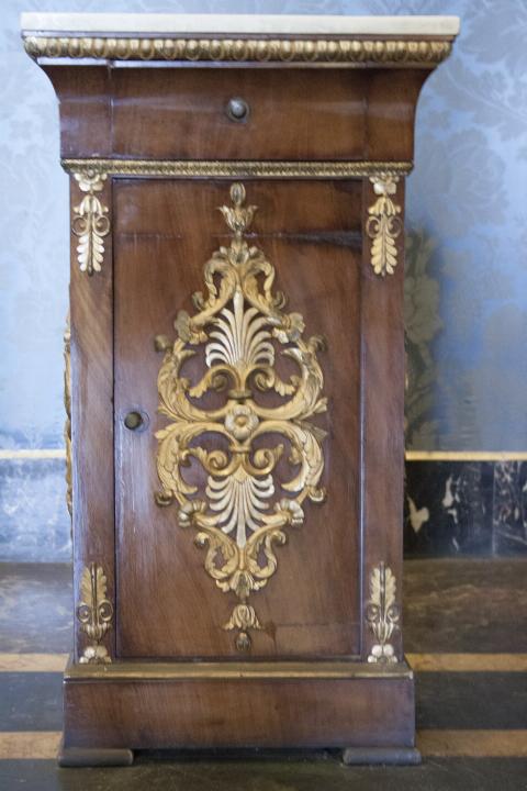 comodino, serie - ambito napoletano (primo quarto sec. XIX)