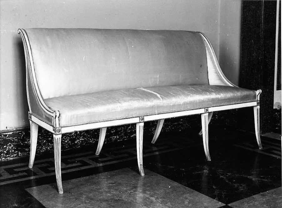 divano - ambito napoletano (fine/ inizio secc. XVIII/ XIX)