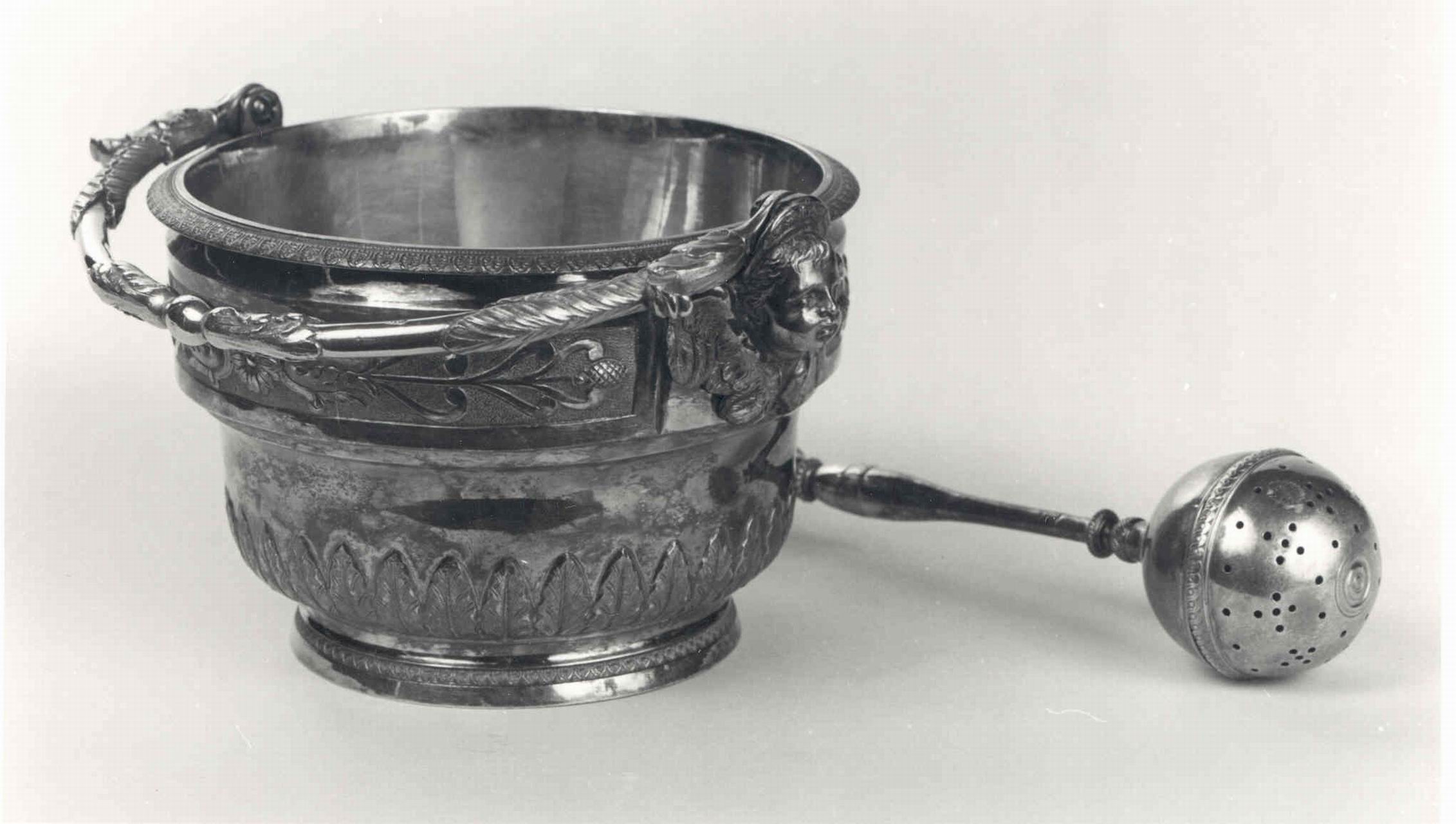 SECCHIELLO PER ACQUA BENEDETTA, elemento d'insieme - ambito piemontese (prima metà sec. XIX)