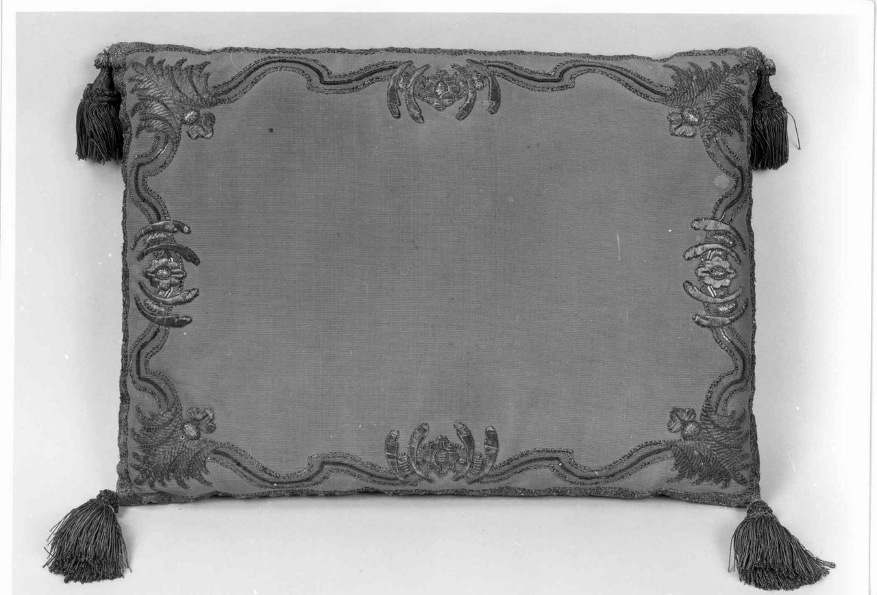 CUSCINO, elemento d'insieme di Gaijotti e Ferraris, De Giorgi, Giovanni, Copper, Francesco, Ghignone, Antonio (terzo quarto sec. XVIII)