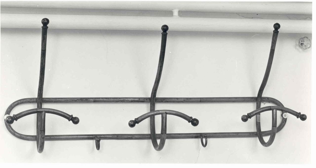 ATTACCAPANNI DA PARETE, opera isolata - produzione piemontese (prima metà sec. XX)