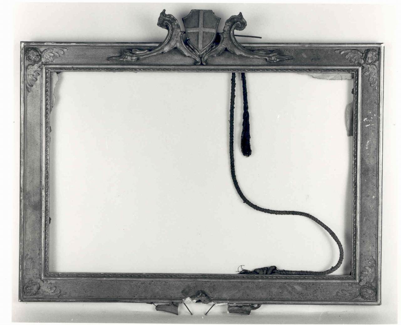 MOTIVI DECORATIVI VEGETALI CON PUTTI ALATI (CORNICE, opera isolata) - produzione piemontese (seconda metà sec. XIX)