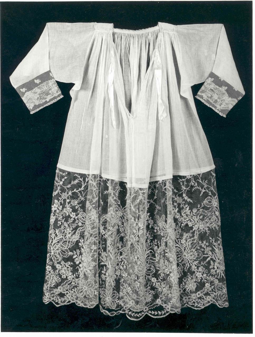 CAMICE, opera isolata - manifattura francese (secondo quarto sec. XVIII)