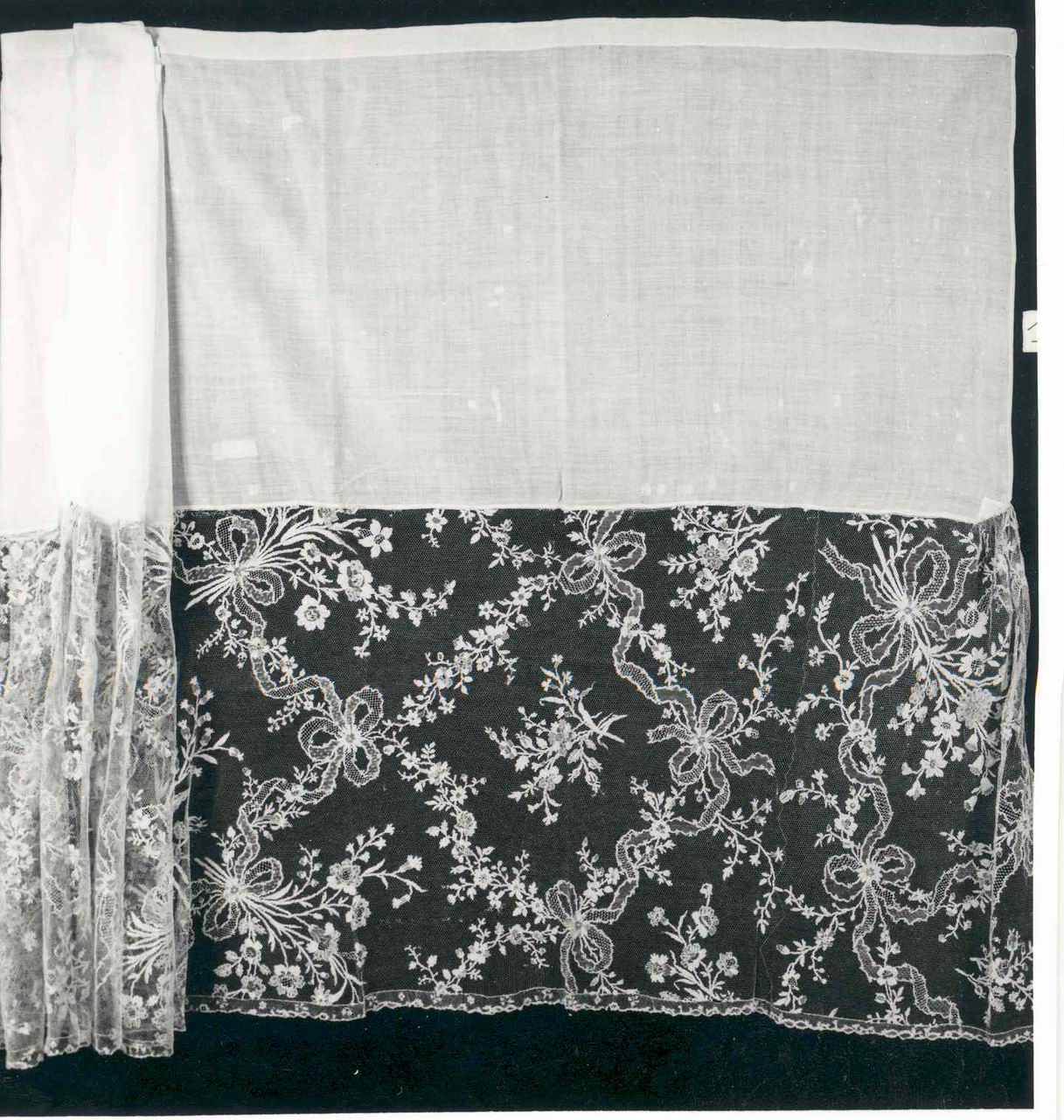 TOVAGLIA D'ALTARE, opera isolata - manifattura francese (terzo quarto sec. XVIII)