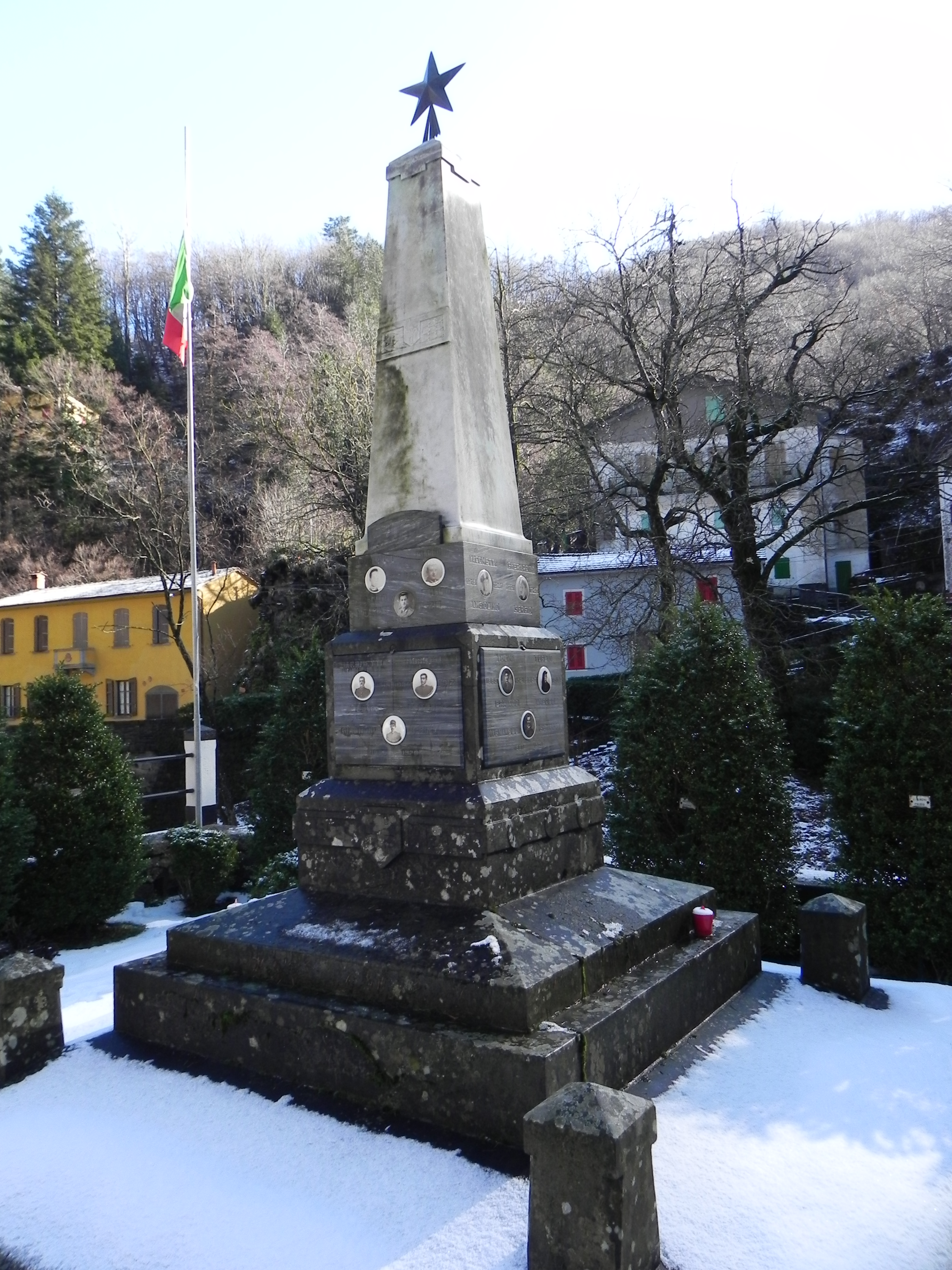 stella d'Italia (monumento ai caduti - ad obelisco) - ambito toscano (sec. XX)