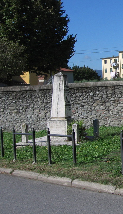figura di soldato: fante (monumento ai caduti - a lapide) di Caluri Giulio (attribuito) - ambito toscano (prima metà sec. XX)