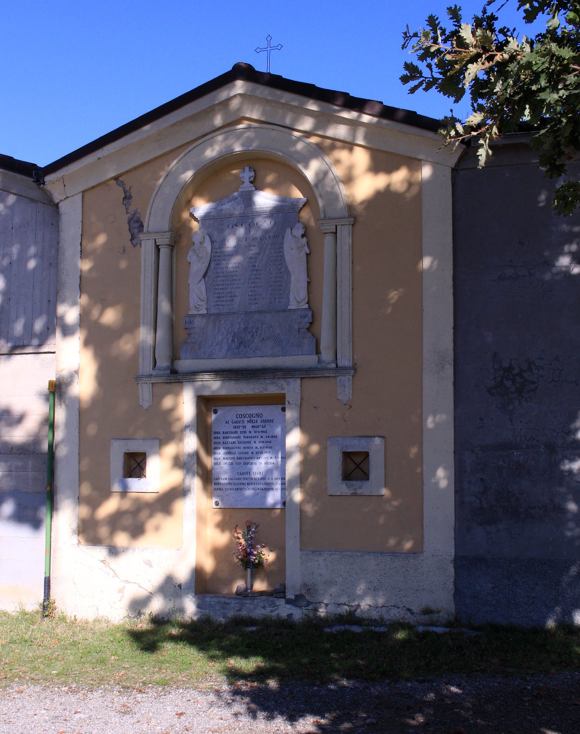 angeli in preghiera (monumento ai caduti - a lapide) - ambito modenese (sec. XX)