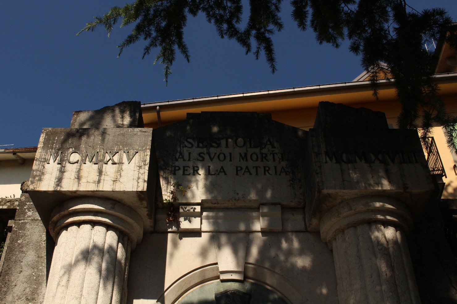monumento ai caduti - a edicola - ambito modenese (sec. XX, sec. XX)