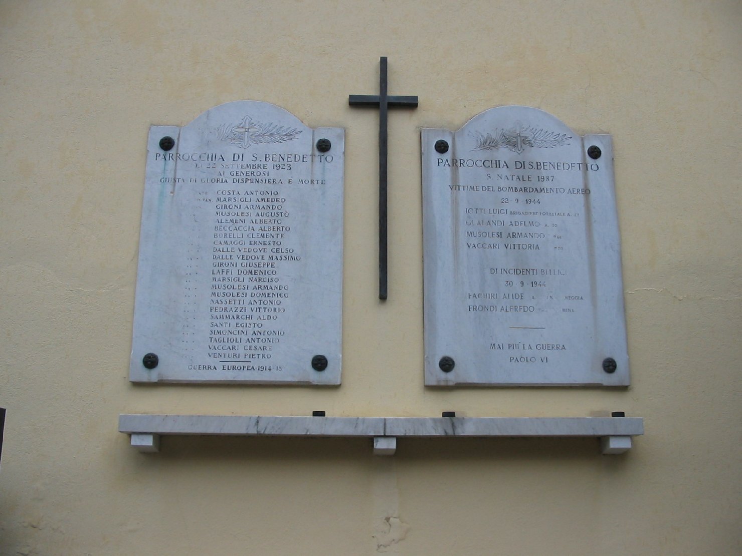 croce (lapide commemorativa ai caduti) - ambito bolognese-emiliano (sec. XX)