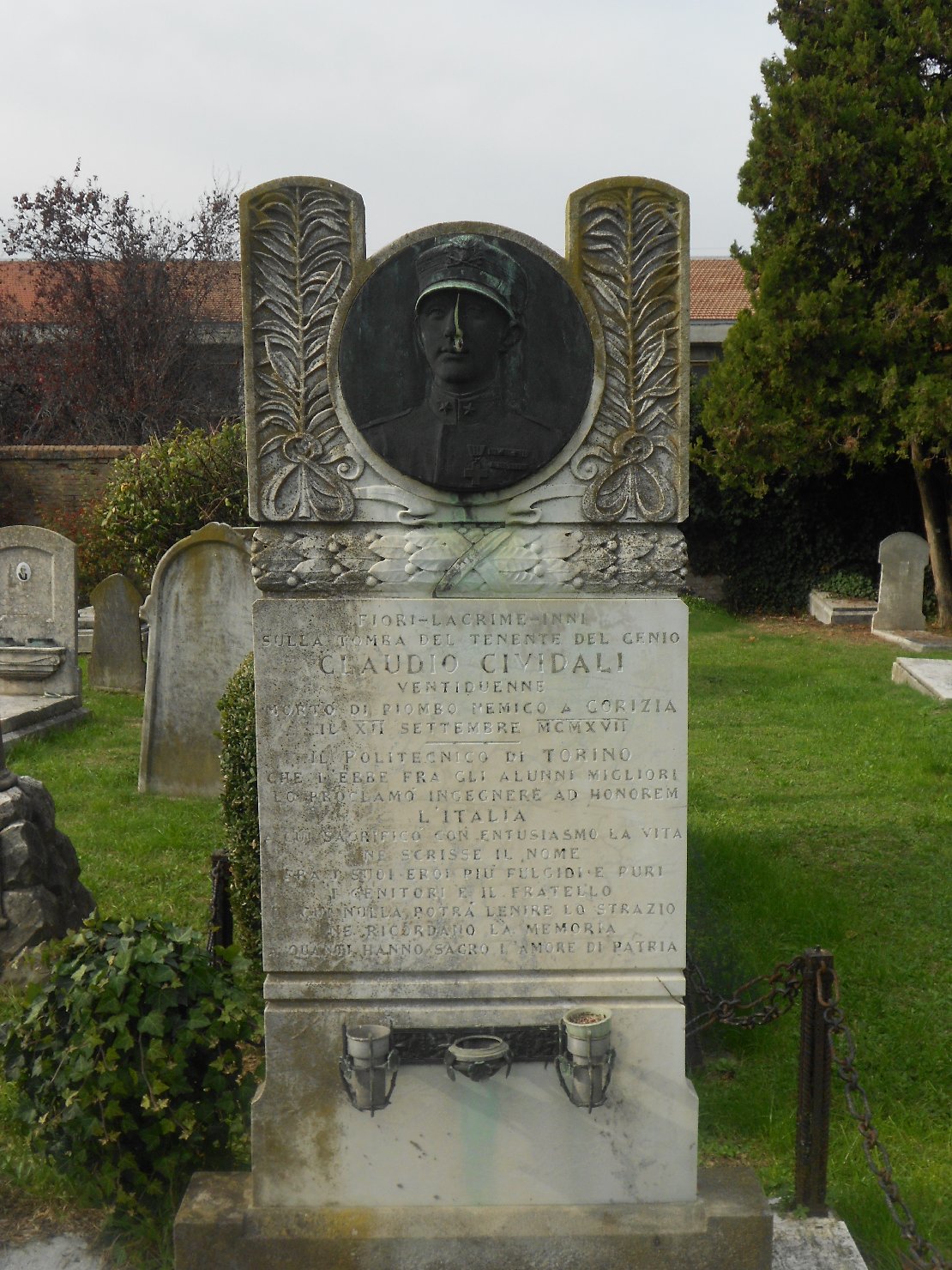 ritratto di Claudio Cividali (lapide tombale) - ambito bolognese (sec. XX)