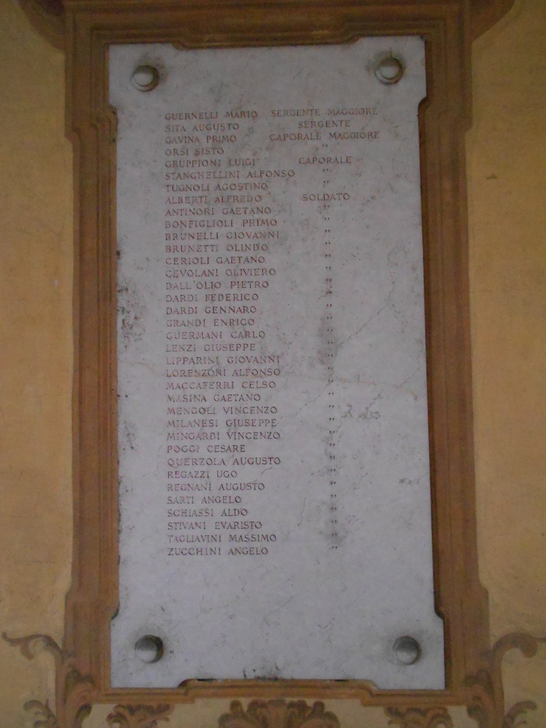 cornice architettonica con motivi decorativi (lapide commemorativa ai caduti) - ambito bolognese-emiliano (sec. XX)