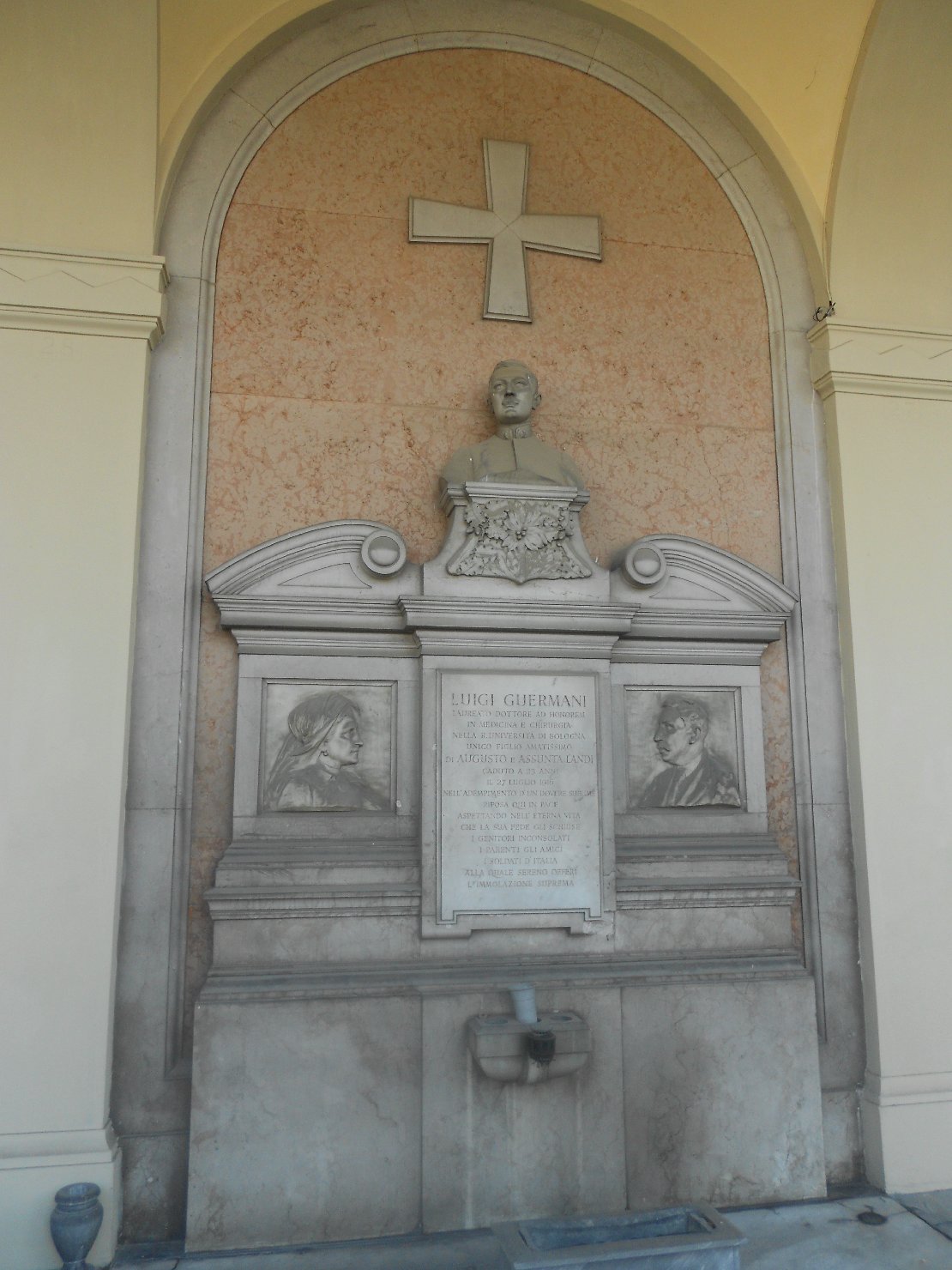 ritratto di Luigi Guermani (monumento funebre) di Orsoni Arturo (sec. XX)