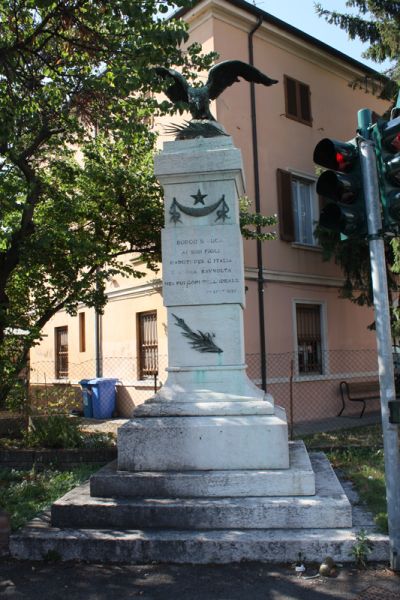 allegoria della Vittoria (monumento ai caduti - a colonna) di Colla Amedeo (attribuito) (sec. XX)