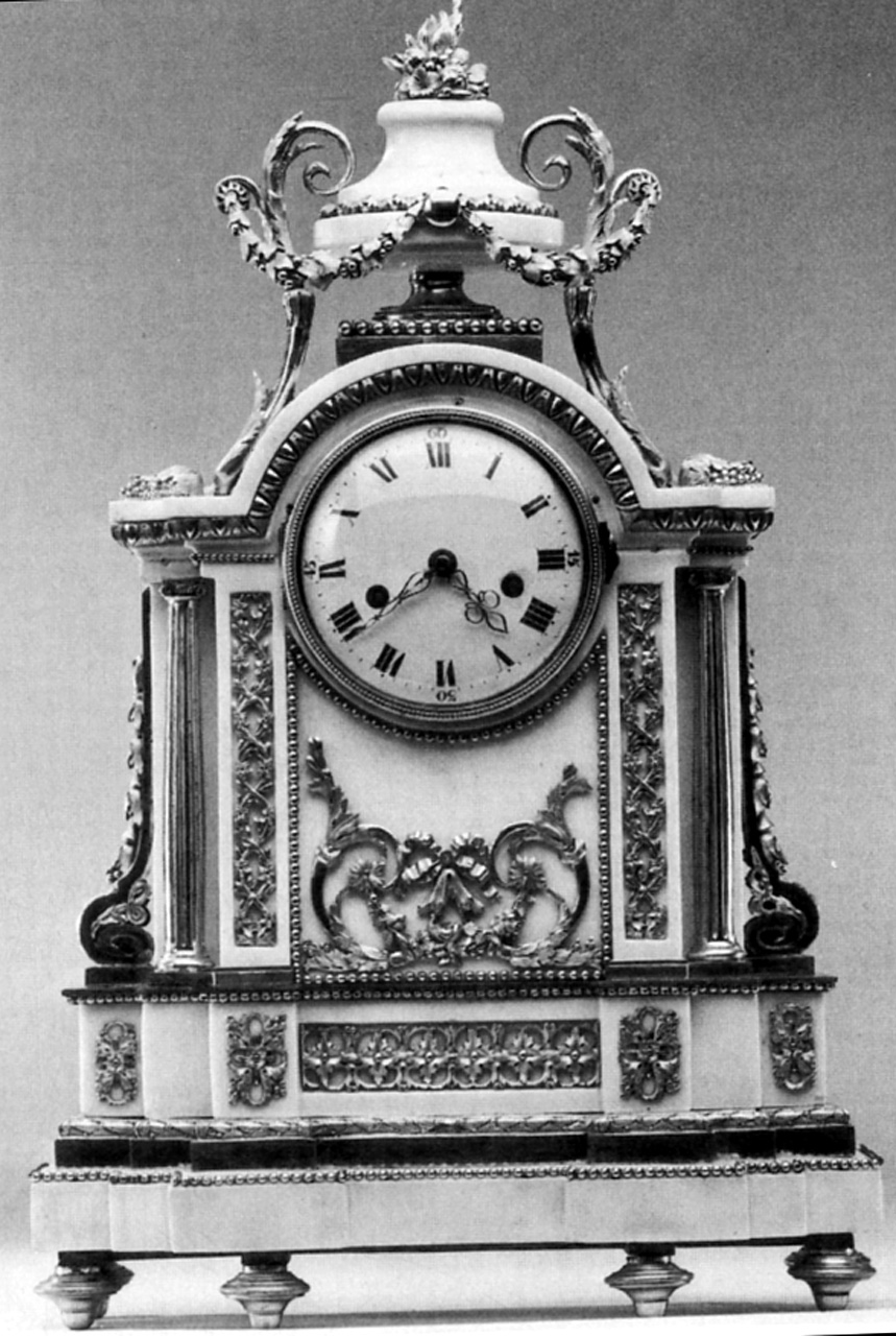 motivi decorativi a volute (orologio - da mensola, opera isolata) - manifattura francese, manifattura francese (ultimo quarto sec. XVIII)
