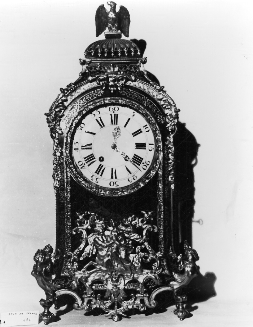 Nesso rapisce Dejanira (orologio - da mensola, opera isolata) di Mynuel Louis - manifattura francese (primo quarto, primo quarto sec. XVIII, sec. XVIII)