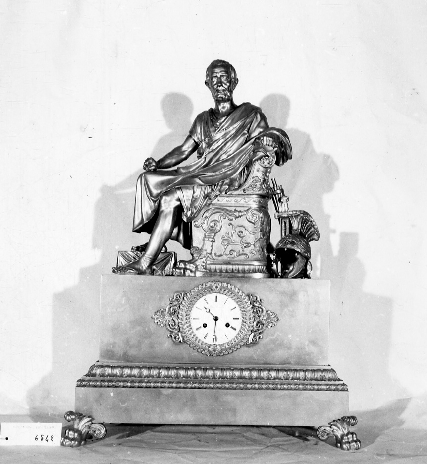 ritratto di Marco Giunio Bruto (orologio - da mensola, opera isolata) di Musy Père & Fils - manifattura parigina, manifattura francese (secondo quarto, secondo quarto sec. XIX, sec. XIX)