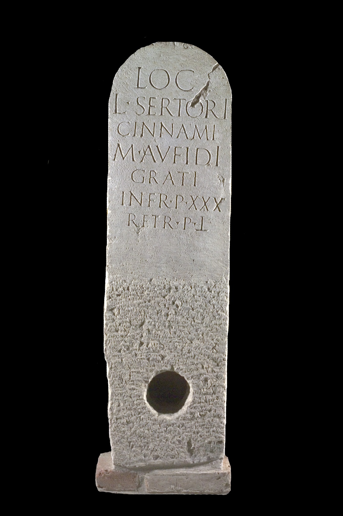 stele, centinata - produzione locale (Età romana imperiale)