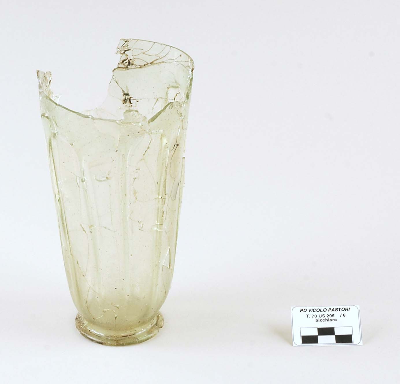 bicchiere, Isings 33 (Età romana imperiale)