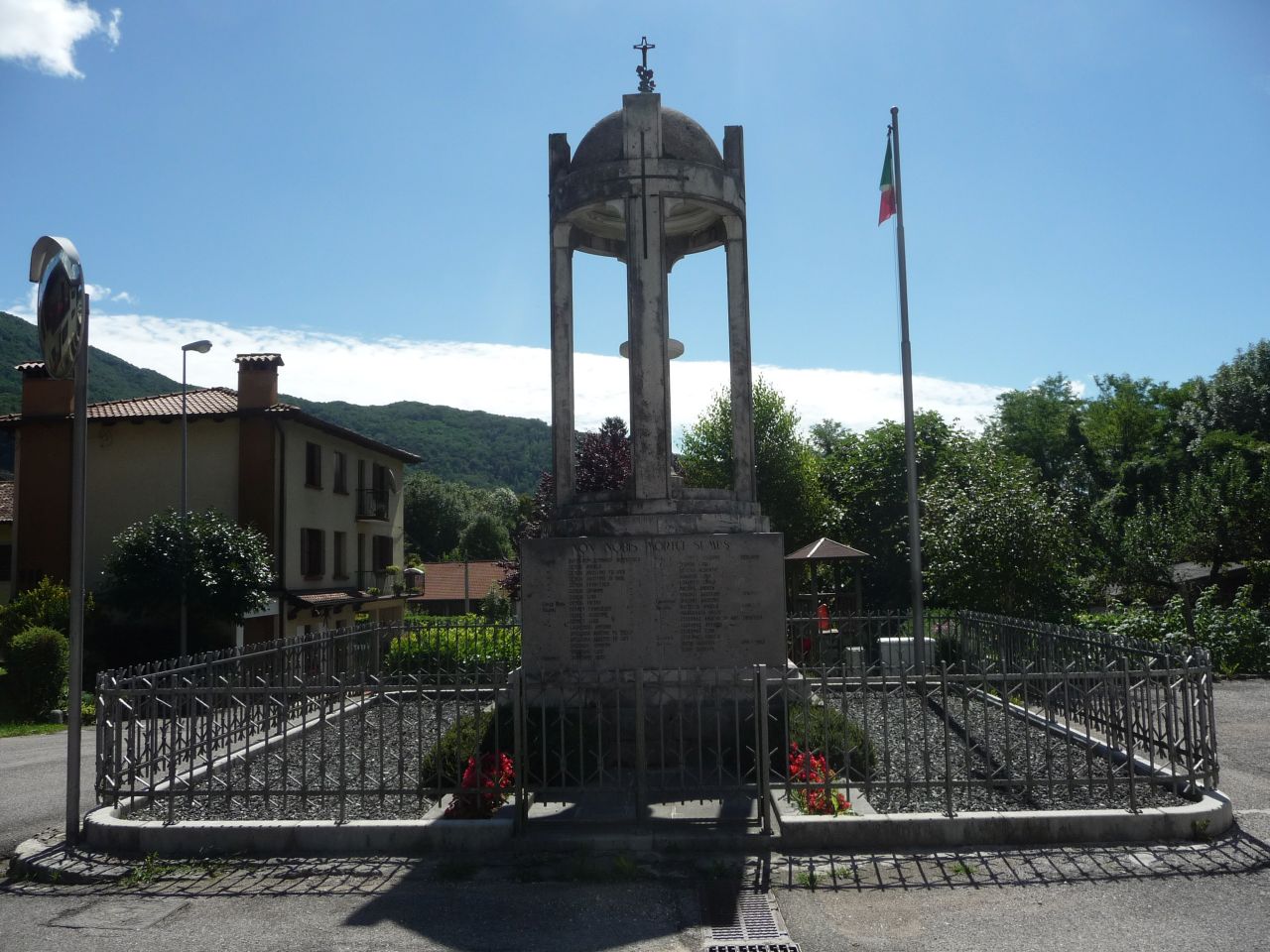 soggetto assente (monumento ai caduti - a tempietto, opera isolata) di Morandini Leone (attribuito) (secondo quarto XX)
