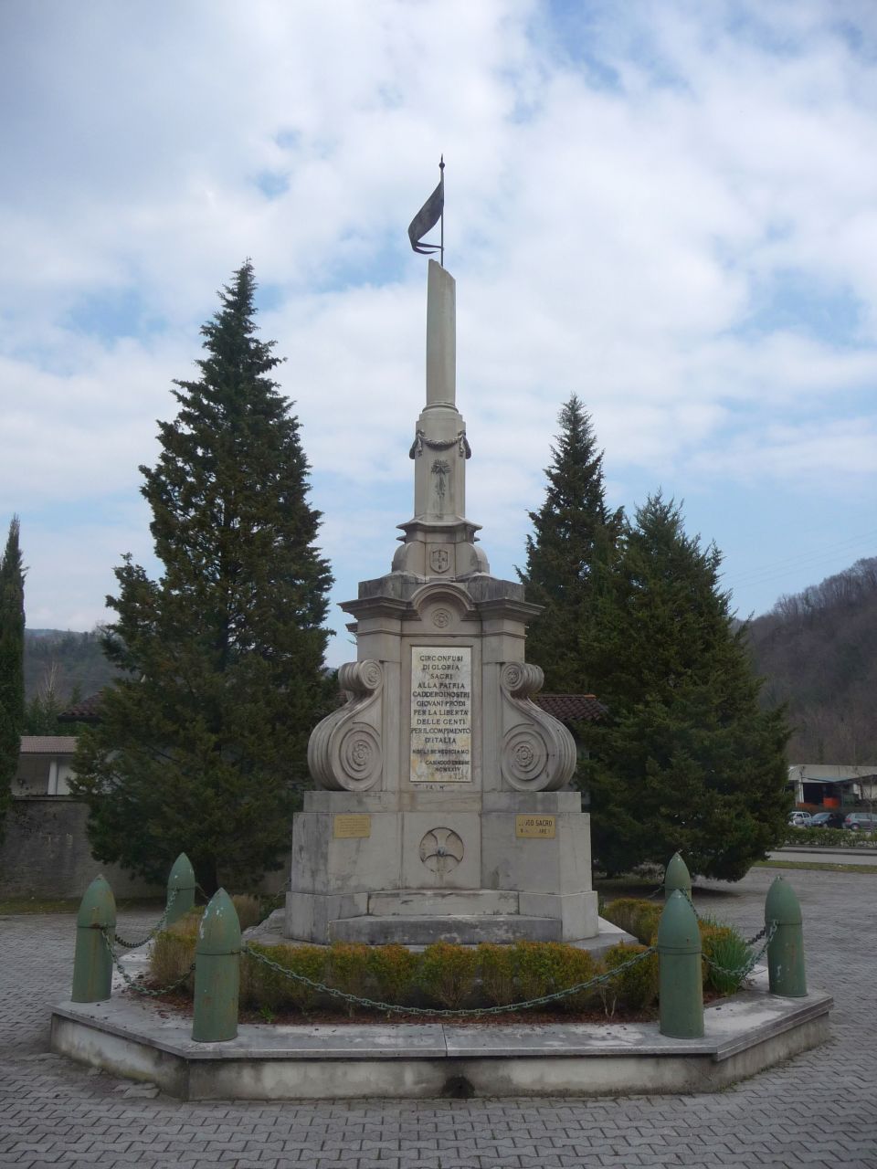 soggetto assente (monumento ai caduti - a colonna spezzata, opera isolata) di Cecco Gabriele (attribuito) (primo quarto XX)