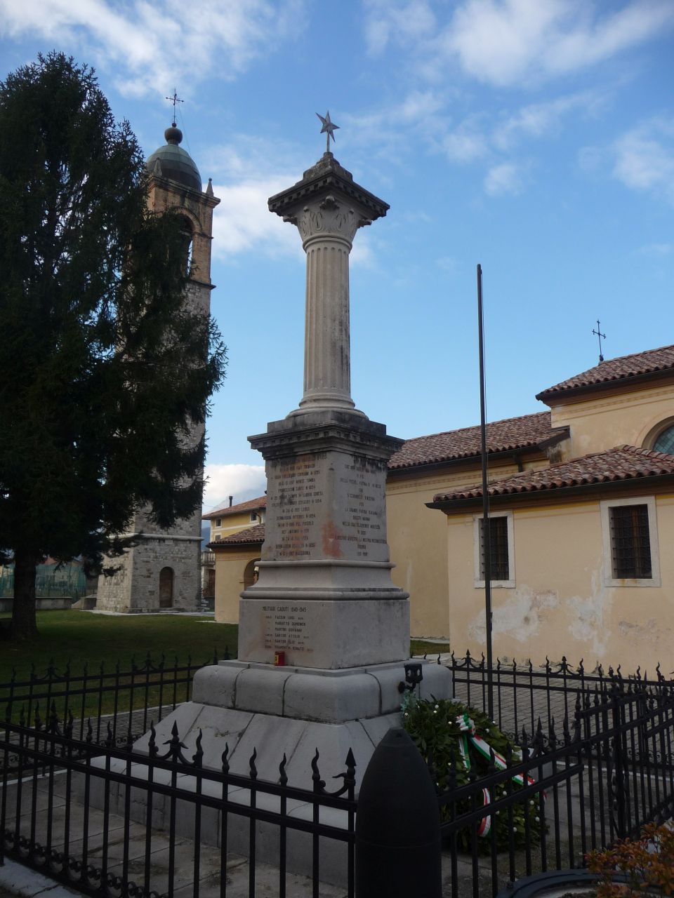 soggetto assente (monumento ai caduti - a colonna, opera isolata) - ambito Italia nord-orientale (primo quarto XX)