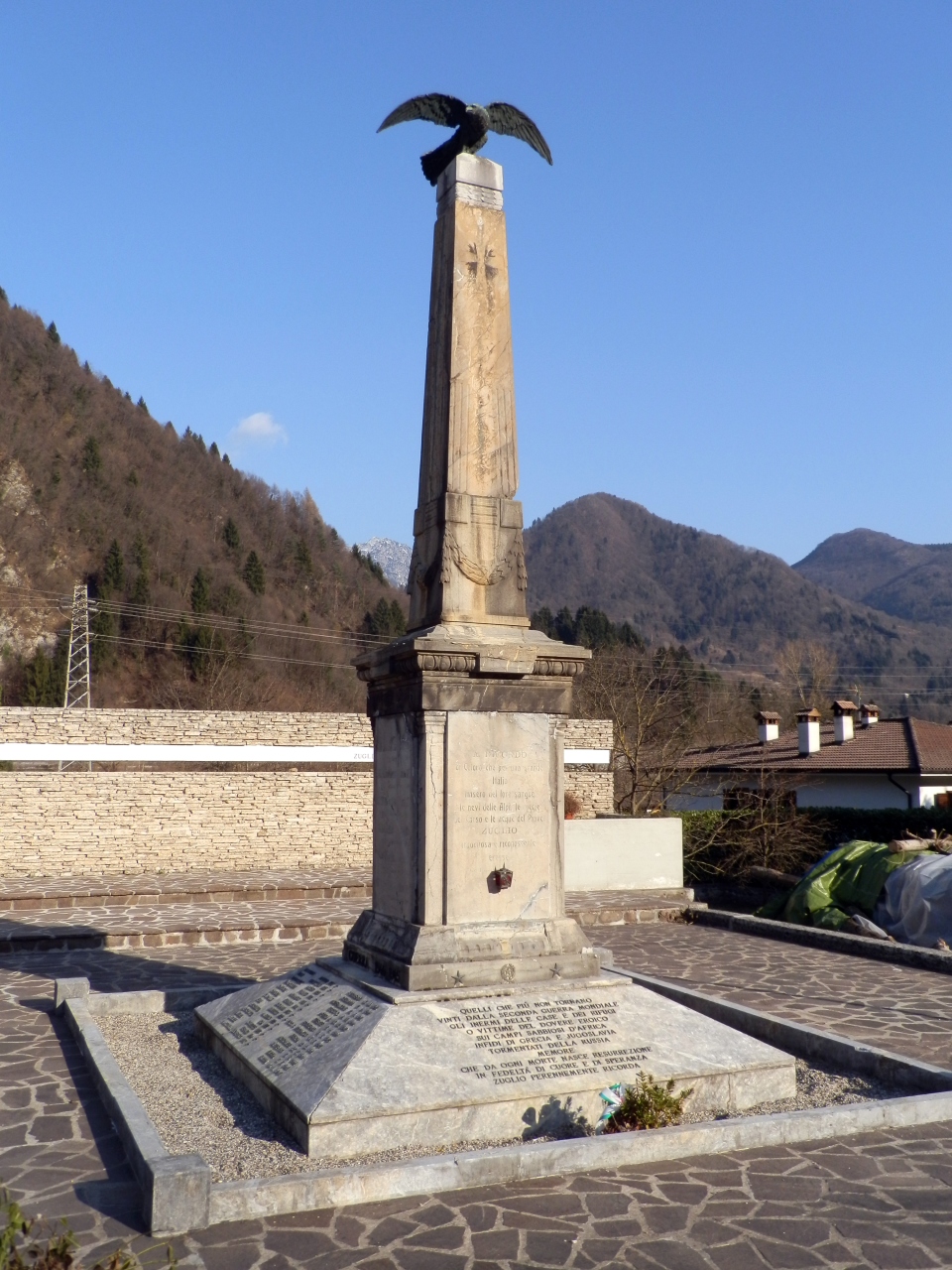 allegoria della Vittoria come aquila (monumento ai caduti - ad obelisco, opera isolata) - ambito carnico (primo quarto XX)