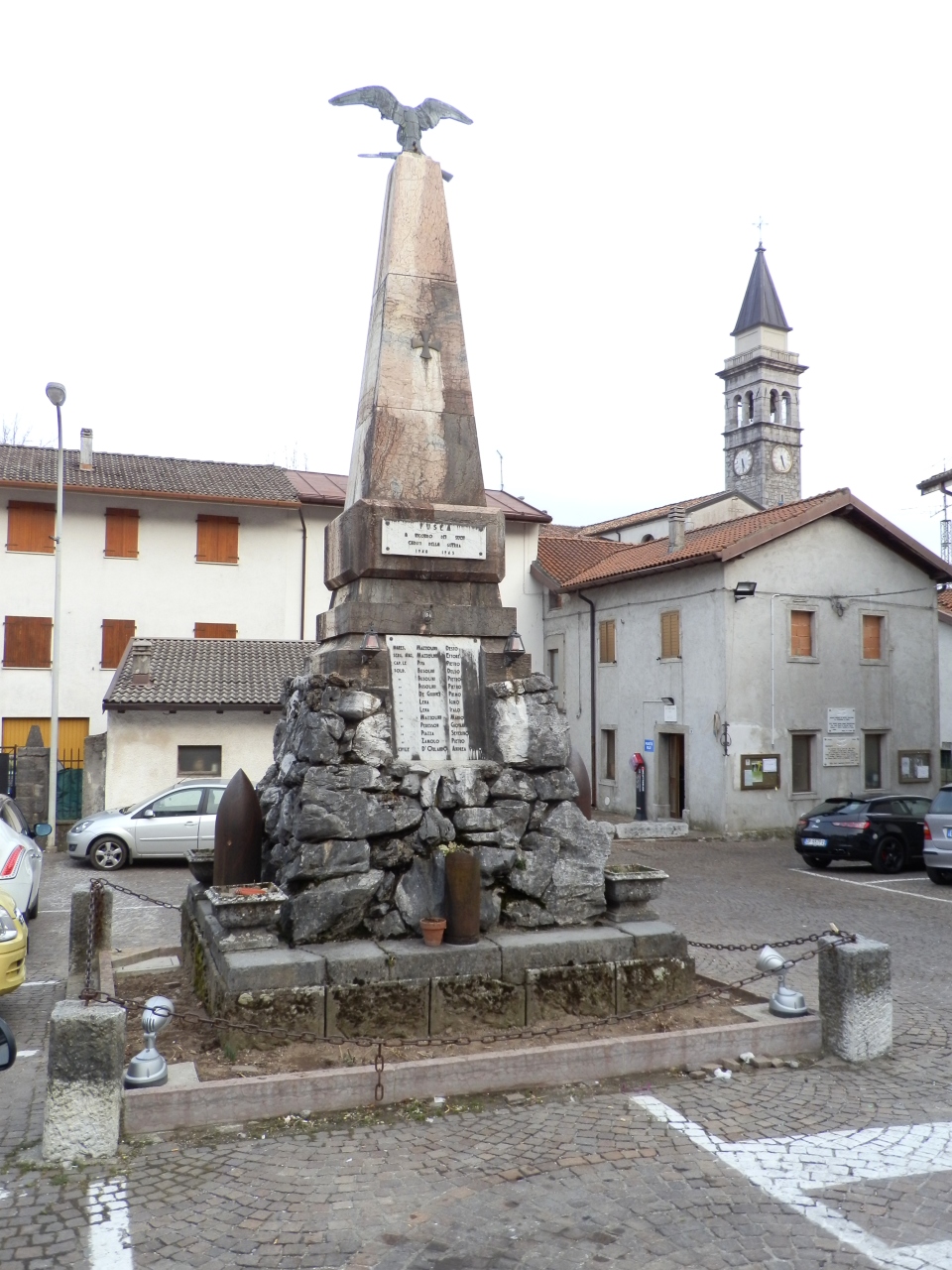 allegoria della Vittoria come aquila (monumento ai caduti - ad obelisco, opera isolata) - ambito carnico (primo quarto XX)