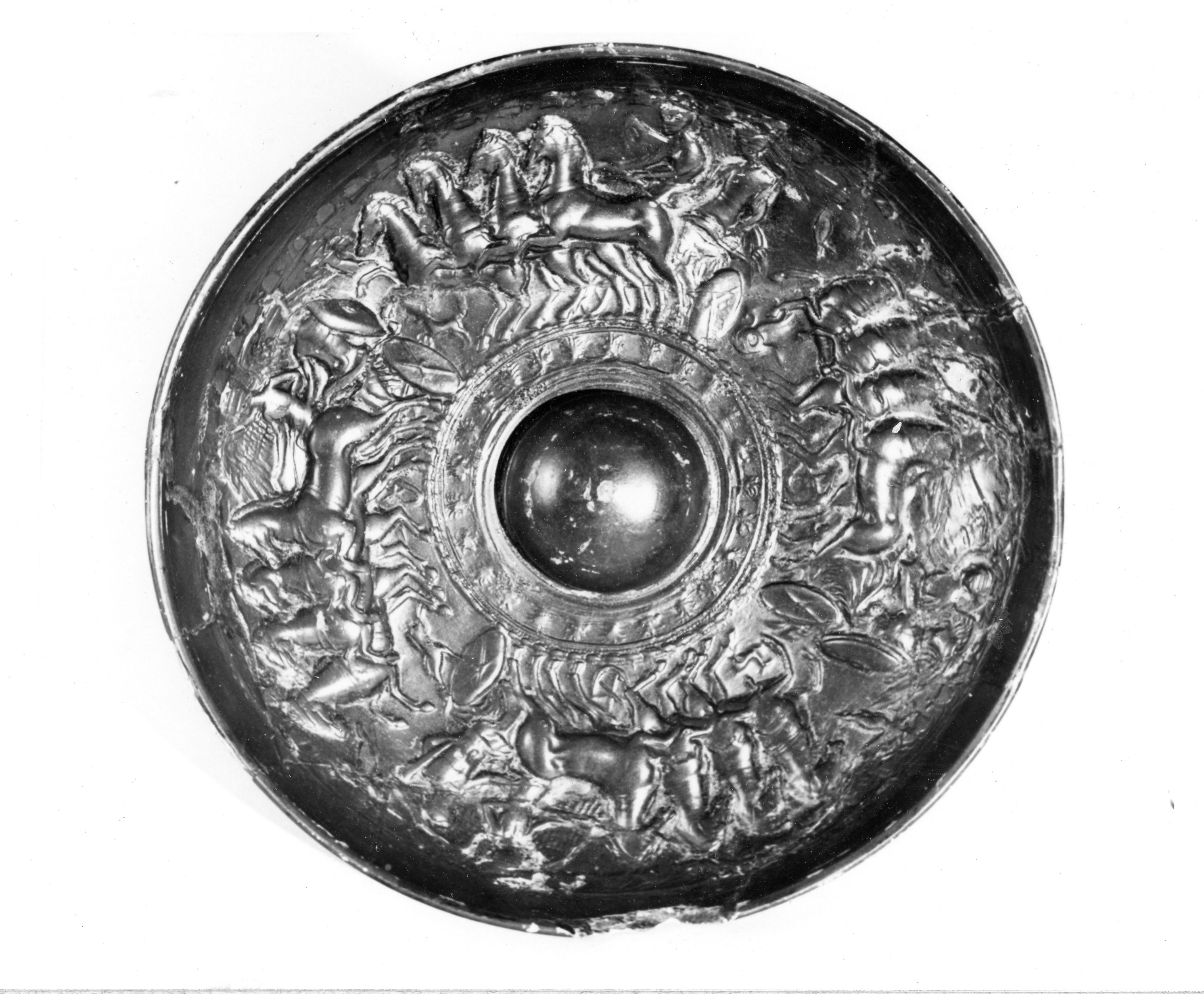 apotesosi di Eracle (patera, con decorazione a rilievo) - fabbrica di ceramica volterrana (prima metà III a.C)