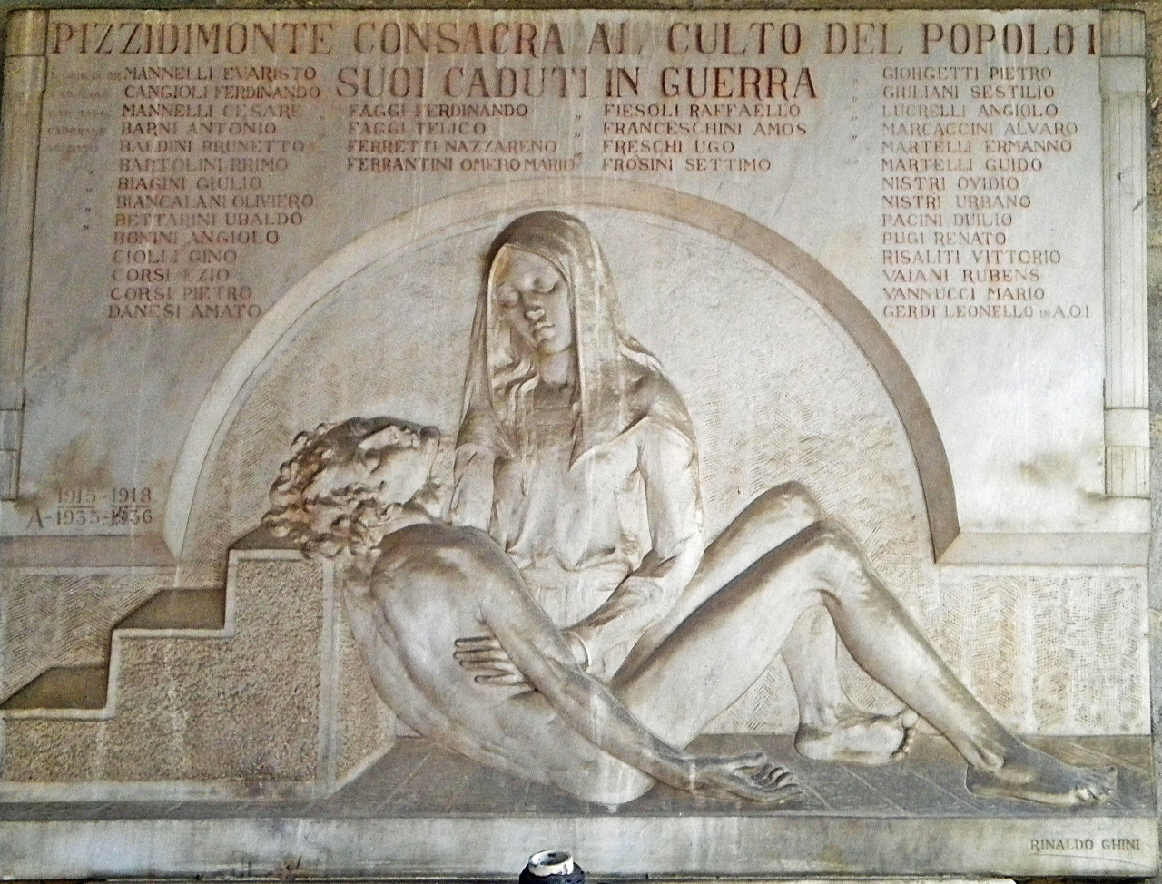 Pietà (monumento ai caduti - a lapide) di Ghini Rinaldo (sec. XX)