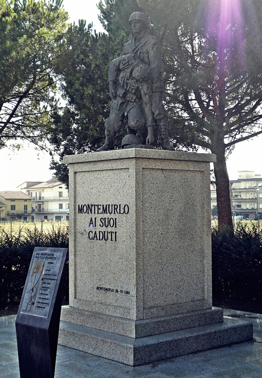 morte del soldato (monumento ai caduti - a basamento) - bottega toscana (sec. XX)