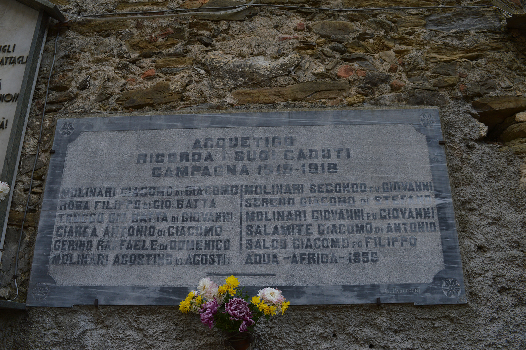 soggetto assente (lapide commemorativa ai caduti, opera isolata) di L. Paolicchi (attribuito) - ambito ligure (prima metà XX)
