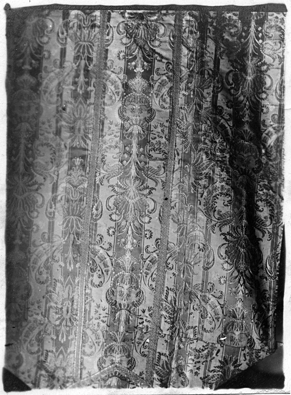 Arezzo - collocazione ignota - Pianeta in seta (negativo) di Gabinetto fotografico del Polo Museale Fiorentino (laboratorio) - manifattura toscana (primo quarto XX)