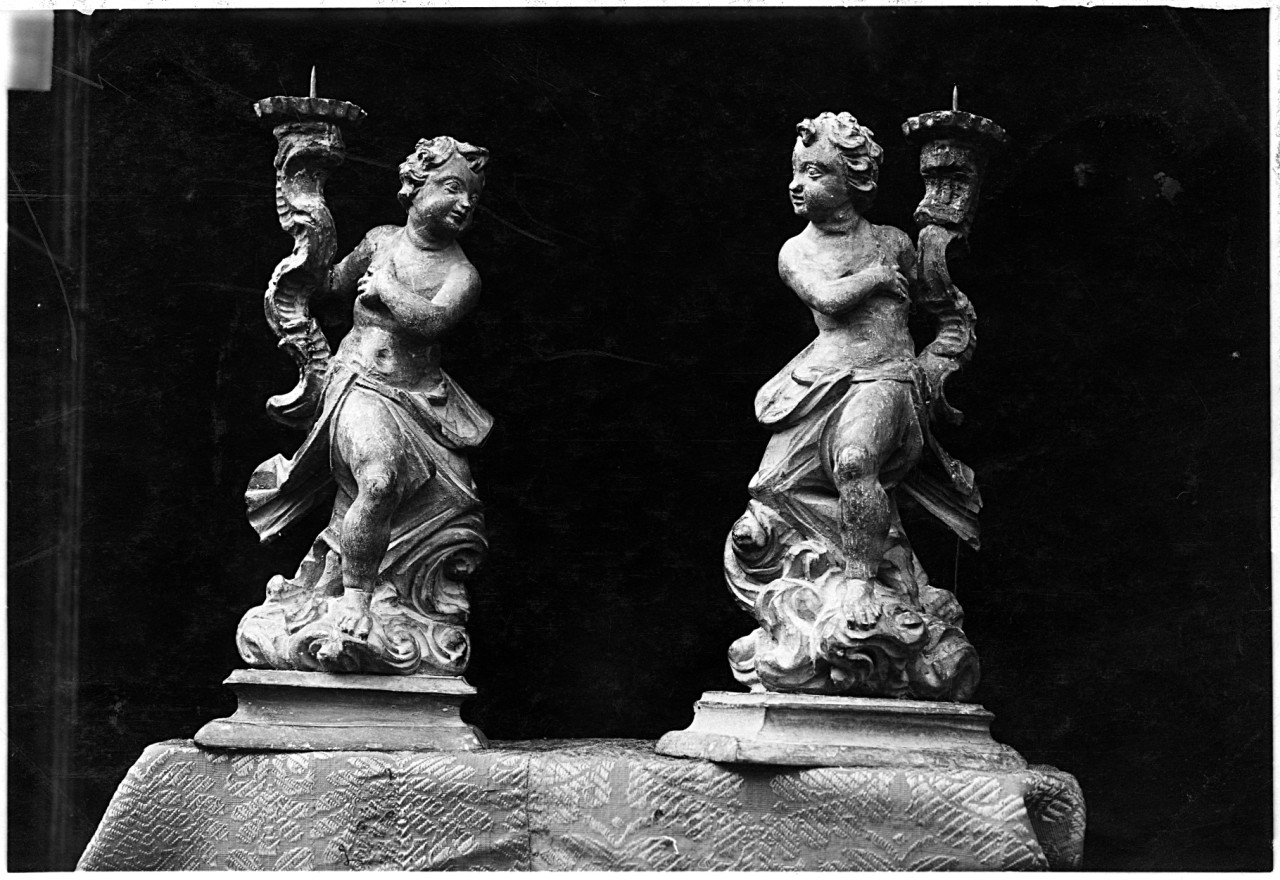 Badia Tedalda - collocazione ignota - reggicandelabro in legno a forma di putto (negativo) di Gabinetto fotografico del Polo Museale Fiorentino (laboratorio) - bottega tscana (primo quarto XX)