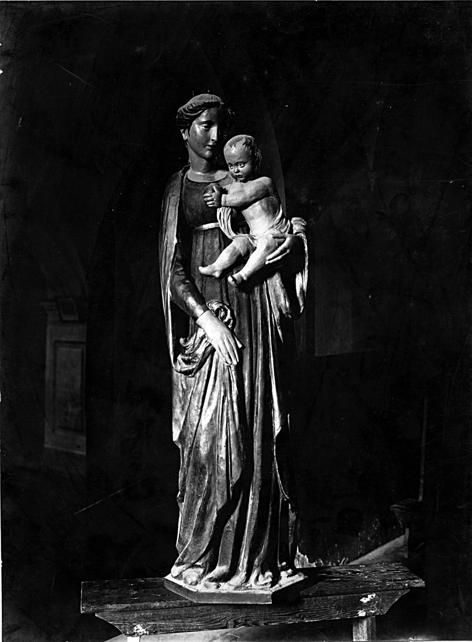 Bibbiena - Chiesa di Santa Maria del Sasso - Cripta - Madonna del Buio; statua di legno (negativo) di Donatello (scuola), Gabinetto fotografico del Polo Museale Fiorentino (laboratorio) (primo quarto XX)