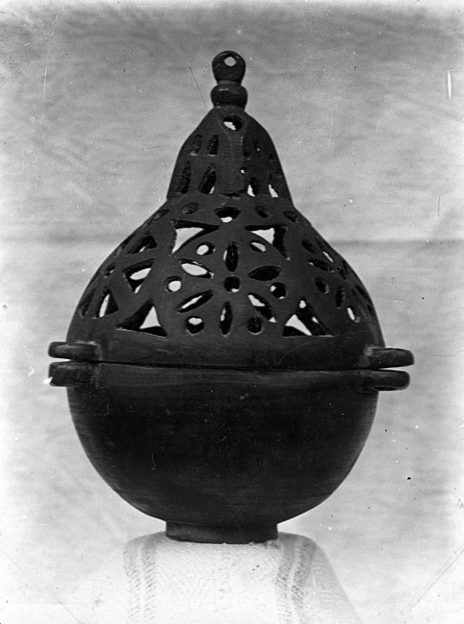 Caprese Michelangelo - collocazione ignota - turibolo (negativo) di Gabinetto fotografico del Polo Museale Fiorentino (laboratorio) - bottega aretina (primo quarto XX)