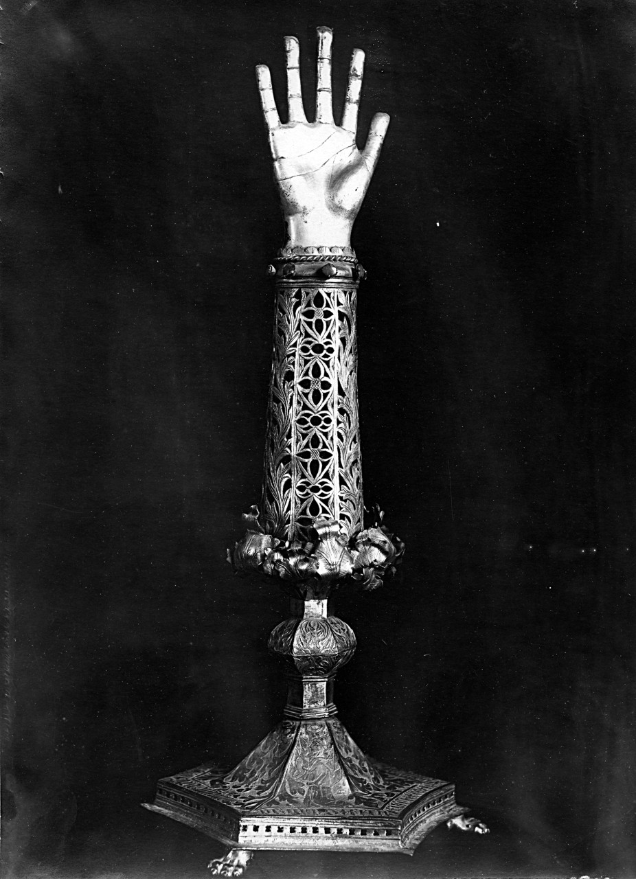 Castiglion Fiorentino - Pinacoteca - Braccio reliquiario di Santa Margherita; rame dorato (negativo) di Gabinetto fotografico del Polo Museale Fiorentino (laboratorio) - manifattura aretina (primo quarto XX)