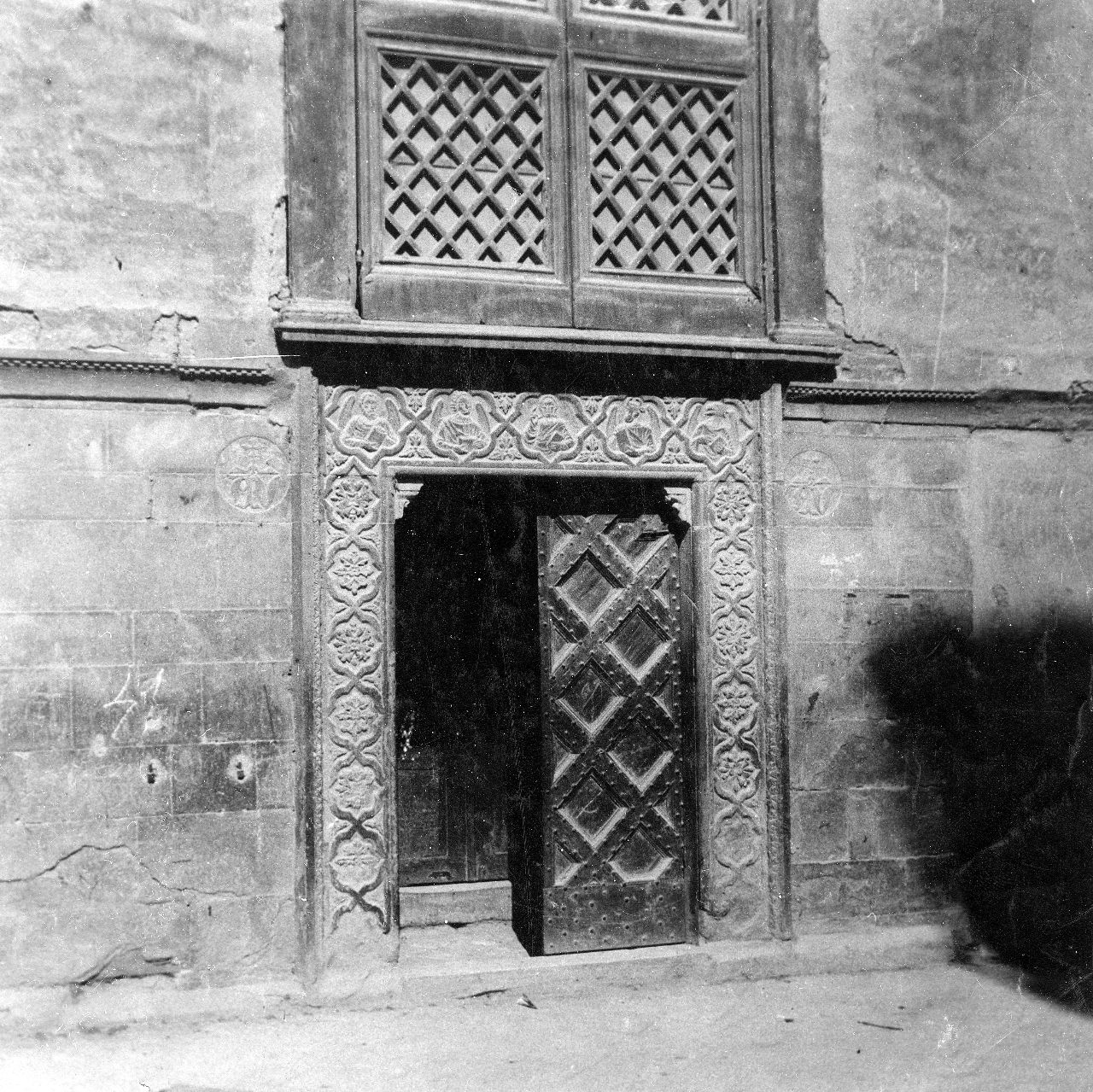 Arezzo- SS. Annunziata - mostra di portale (positivo) di Gabinetto fotografico del Polo Museale Fiorentino (laboratorio) - bottega aretina (inizio XX)