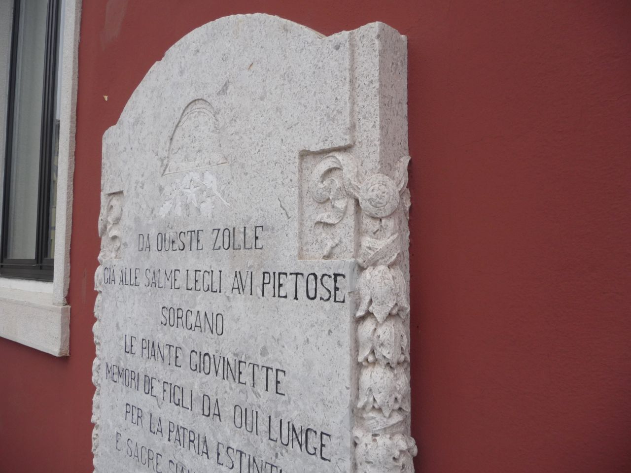 soggetto assente (lapide commemorativa ai caduti, opera isolata) - ambito friulano (XX)