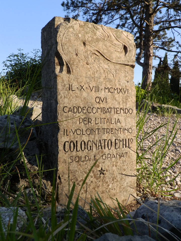 soggetto assente (monumento ai caduti - a stele, opera isolata) di Rigatti Davide (attribuito) - ambito militare italiano (prima metà XX)