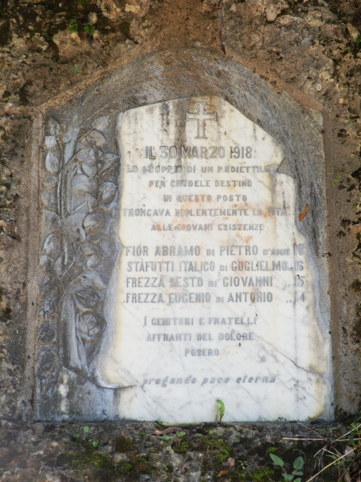 soggetto assente (lapide commemorativa ai caduti, opera isolata) - ambito friulano (prima metà XX)