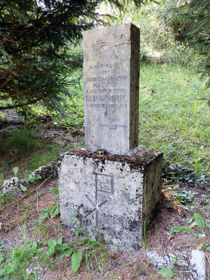 soggetto assente (monumento ai caduti - a stele, opera isolata) di Rigatti Davide (attribuito) - ambito militare italiano (prima metà XX)