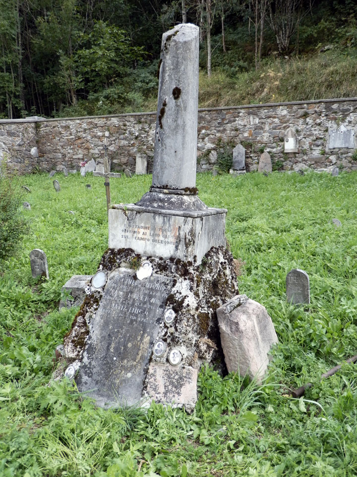 soggetto assente (monumento ai caduti - a colonna spezzata, opera isolata) - ambito carnico (prima metà XX)