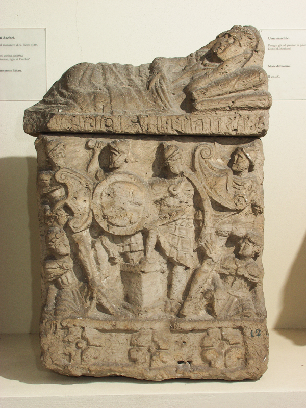 combattimento presso un altare (urna/ cineraria, cassa, cubica, decorata) di Satna (bottega) - bottega perugina (seconda metà II a.C)
