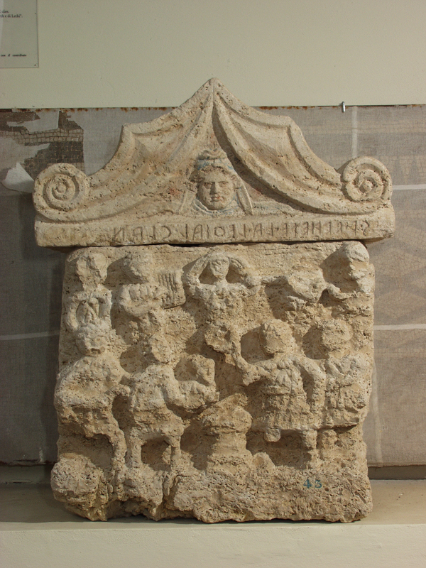 sacrificio di Ifigenia (urna/ cineraria, cassa, cubica, decorata) - bottega perugina (II a.C)